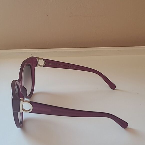 Salvatore Ferragamo Classic Logo Teacup 52mm Round Purple Red Magenta Sunglasses - Picture 3 of 14